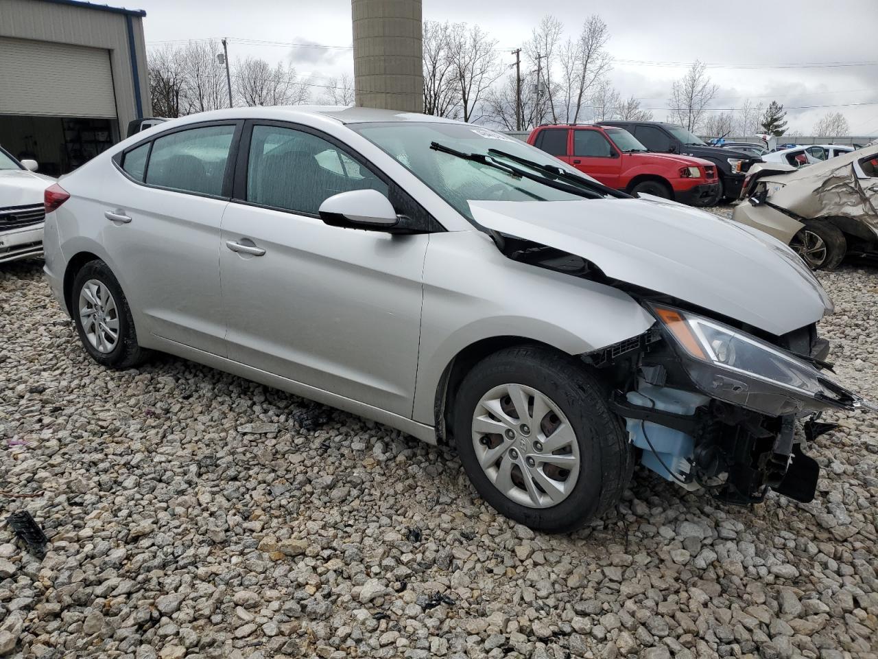 2019 HYUNDAI ELANTRA SE - Фото 4