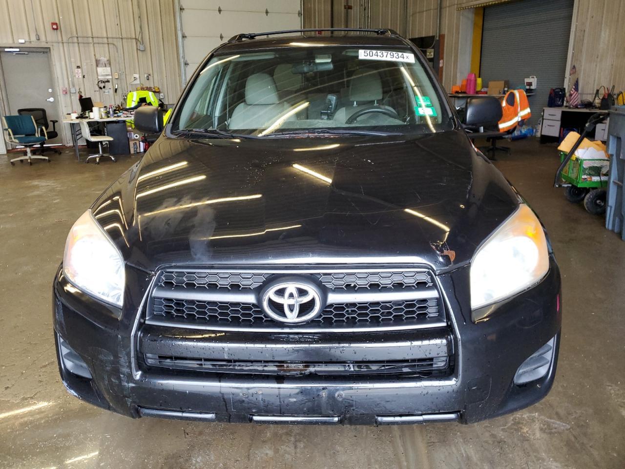 2011 TOYOTA RAV4 - Image 5