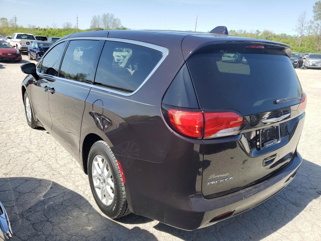 2017 CHRYSLER PACIFICA T - Image 2