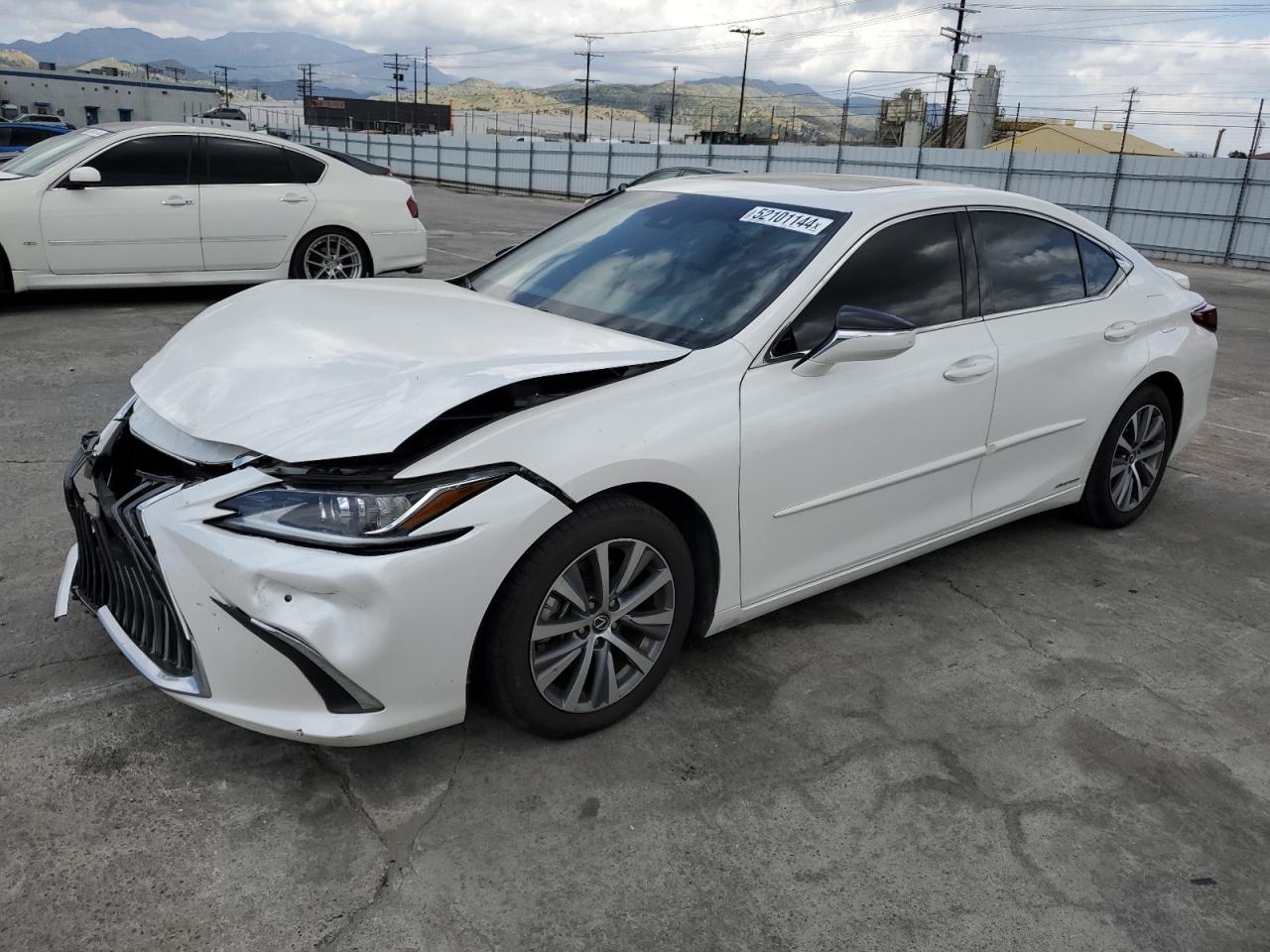 2020 LEXUS ES 300H car image