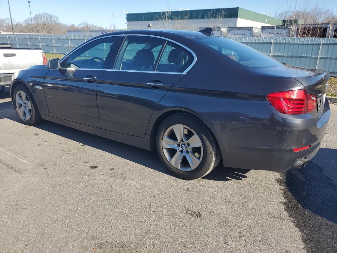 2013 BMW 528 XI - Image 2