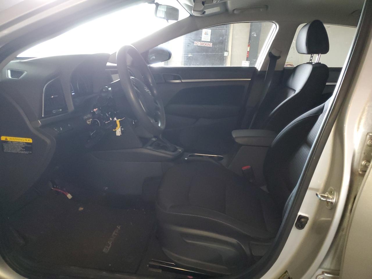 2018 HYUNDAI ELANTRA SE - Фото 7