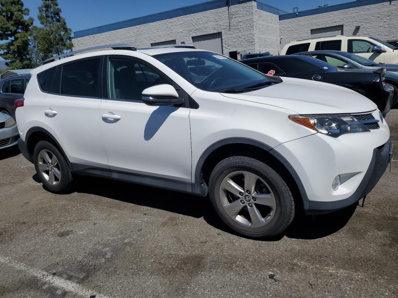 2015 TOYOTA RAV4 XLE - Фото 4