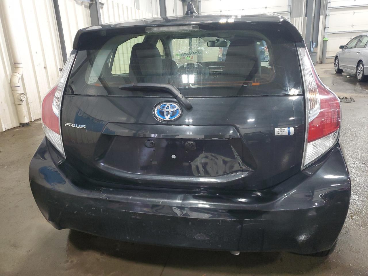 2016 TOYOTA PRIUS C - Фото 6
