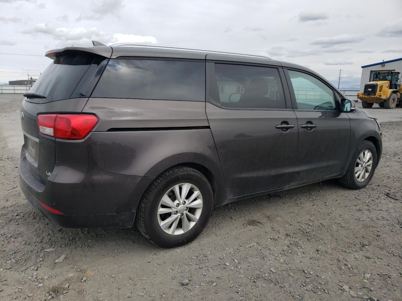 2017 KIA SEDONA LX - Image 3