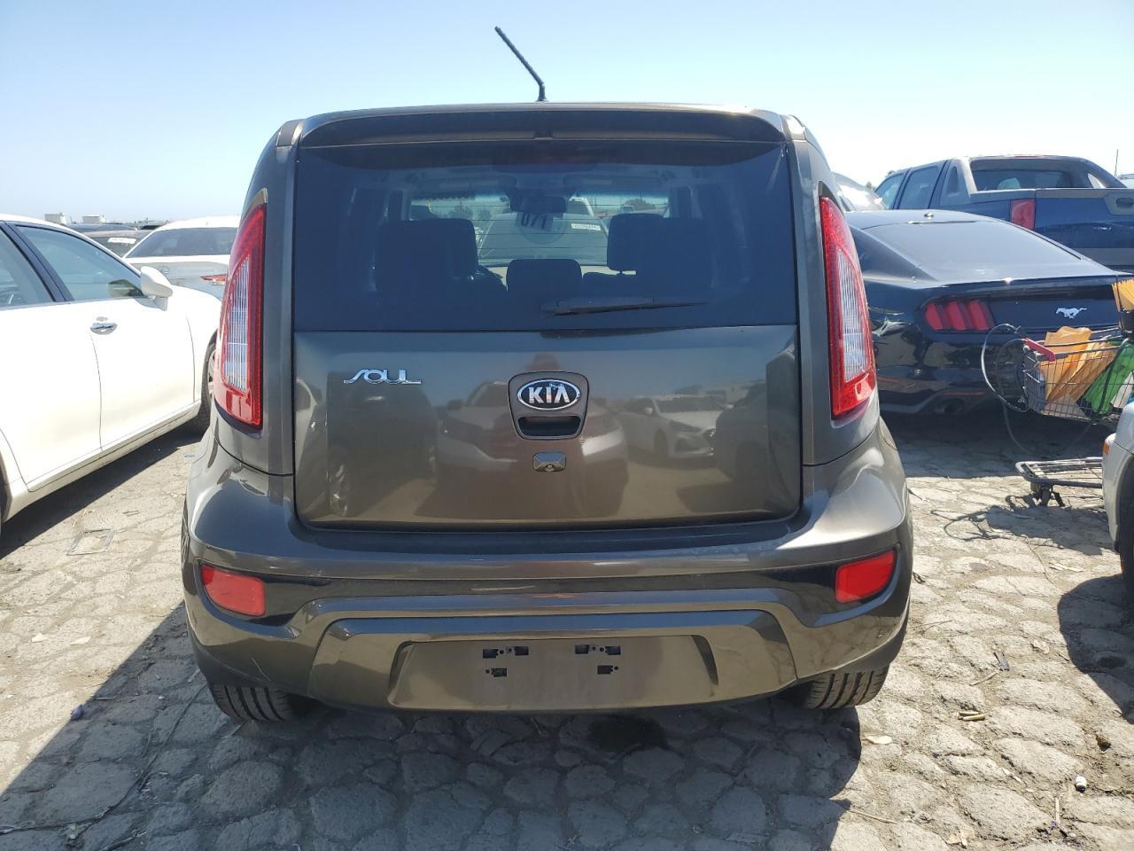 2013 KIA SOUL + - Image 6