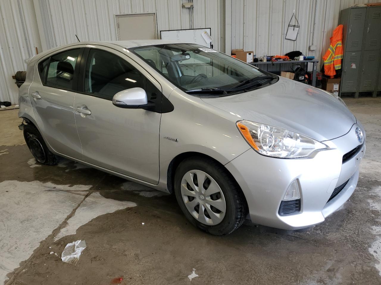 2013 TOYOTA PRIUS C - Фото 4