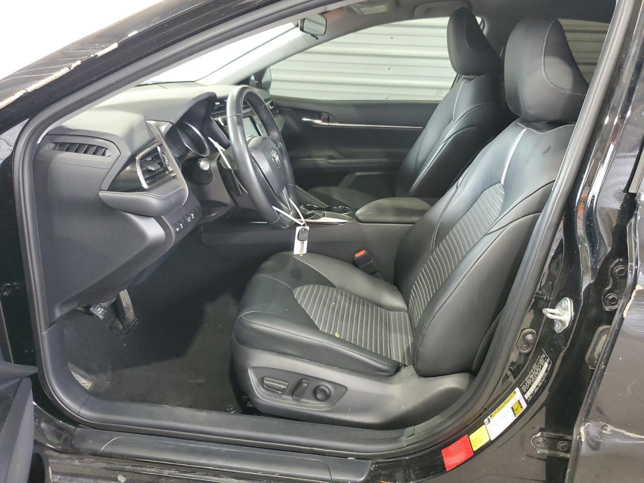 2020 TOYOTA CAMRY SE - Фото 7
