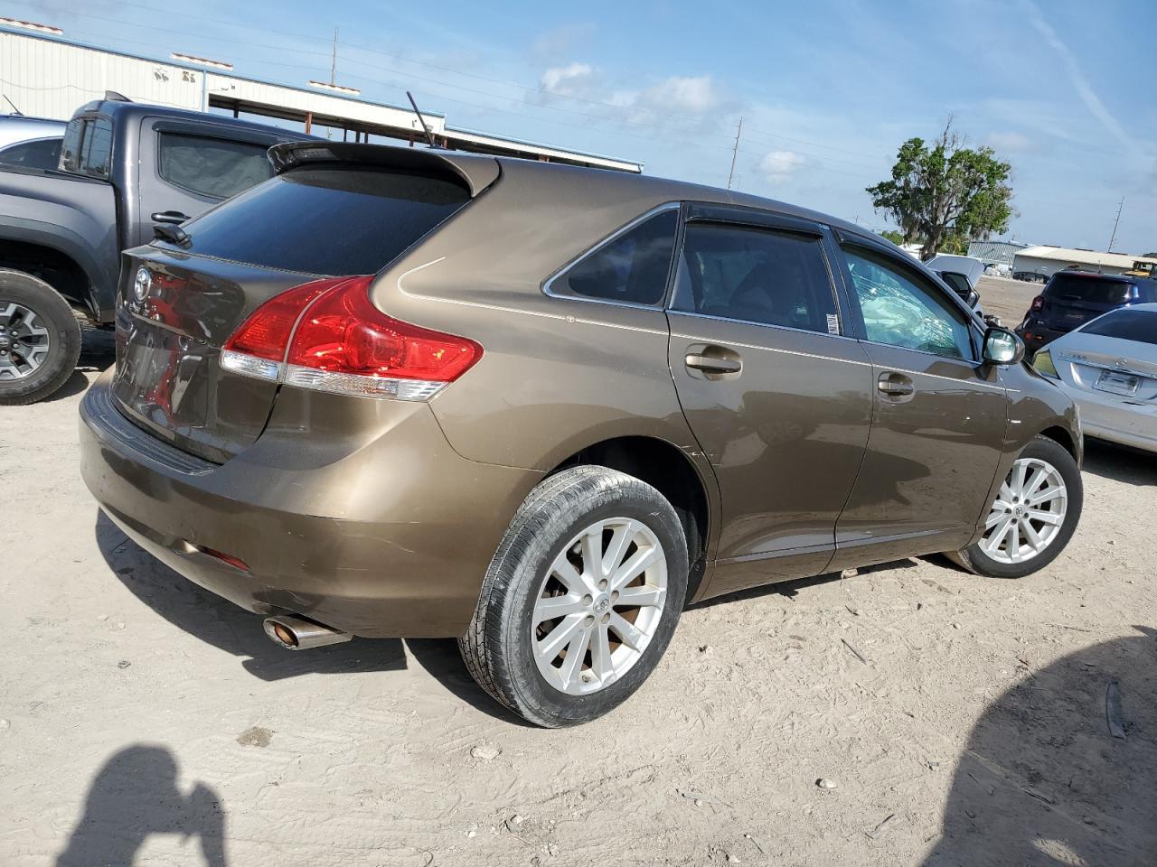 2011 TOYOTA VENZA - Фото 3