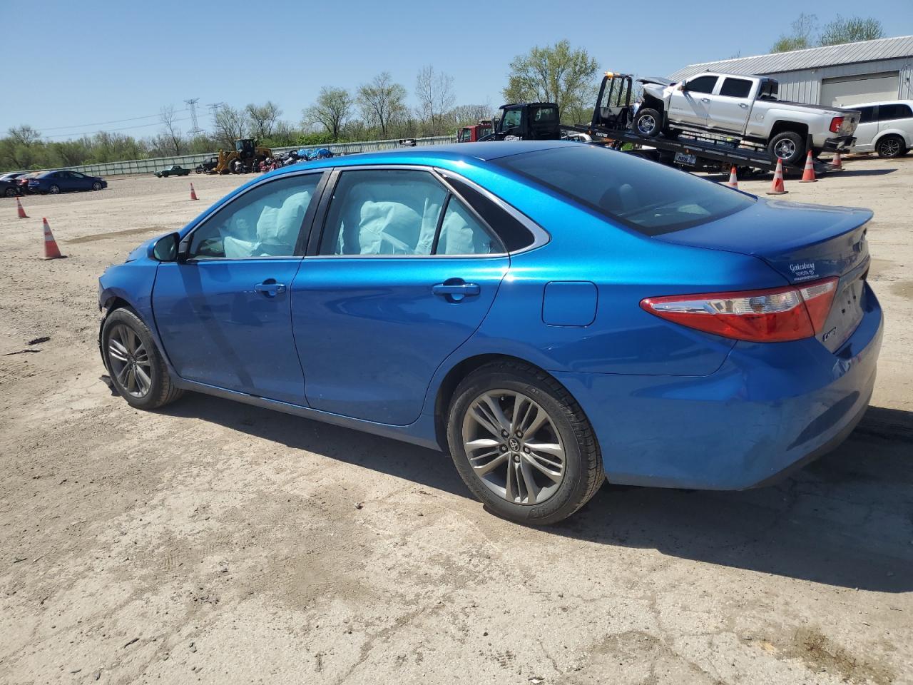2017 TOYOTA CAMRY LE - Image 2