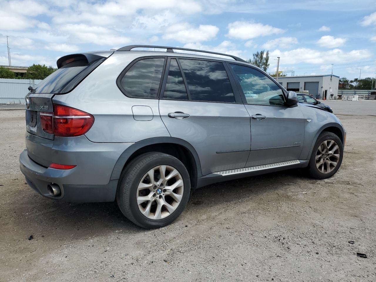 2012 BMW X5 XDRIVE3 - Image 3