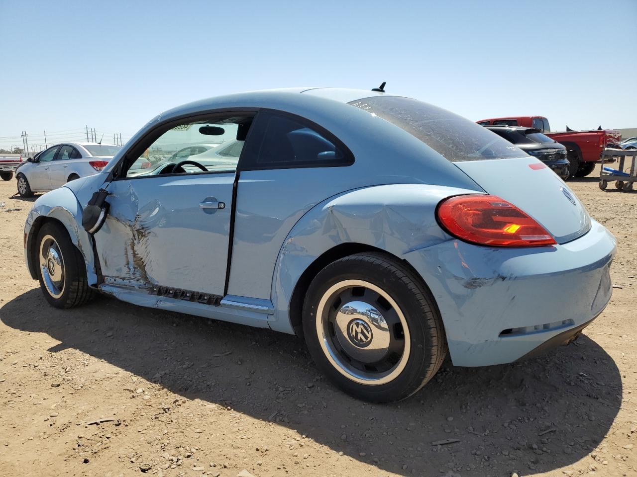 2012 VOLKSWAGEN BEETLE - Фото 2