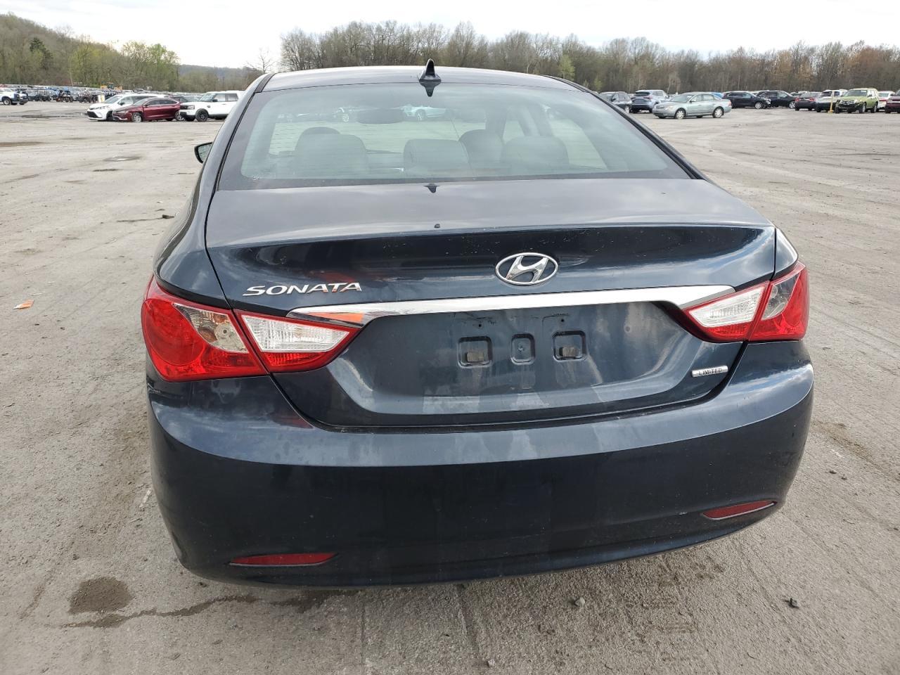 2011 HYUNDAI SONATA SE - Image 6