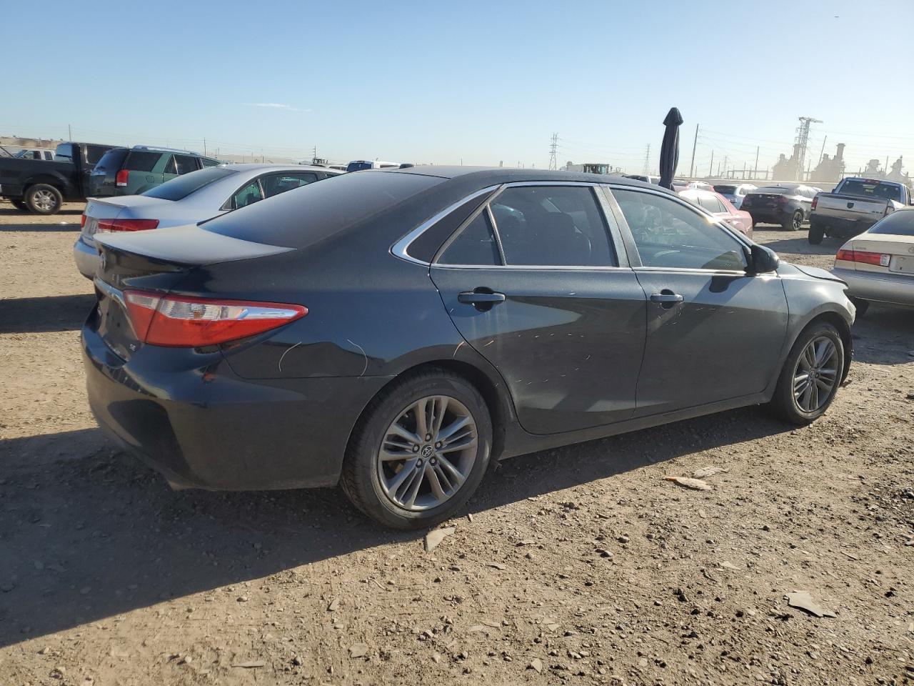 2015 TOYOTA CAMRY LE - Фото 3