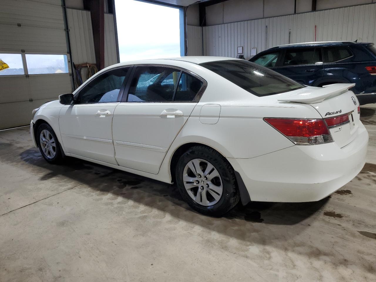 2011 HONDA ACCORD LXP - Image 2