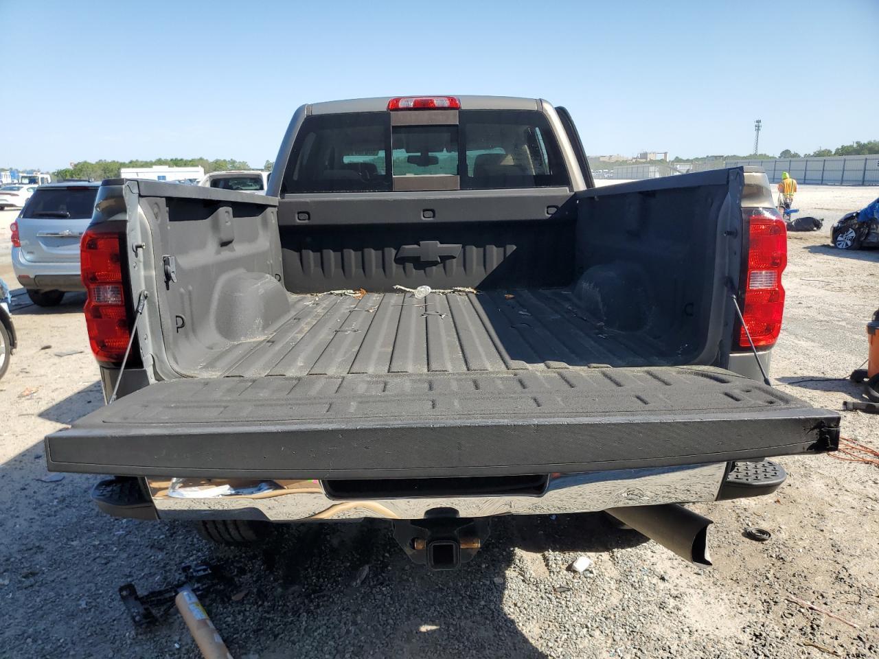 2017 CHEVROLET SILVERADO - Image 6
