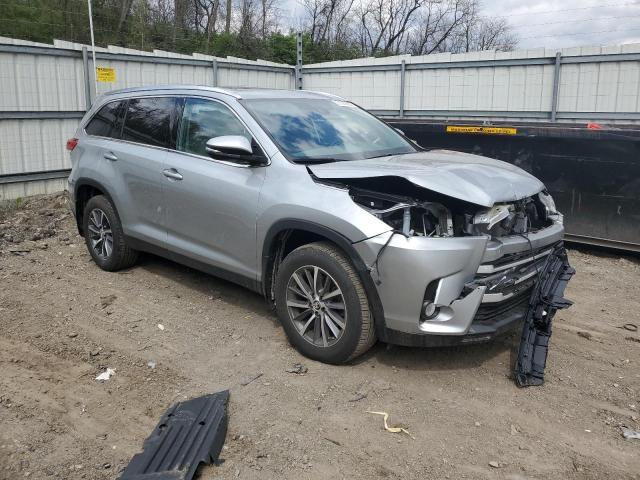 2019 Toyota Highlander Se - Фото 4