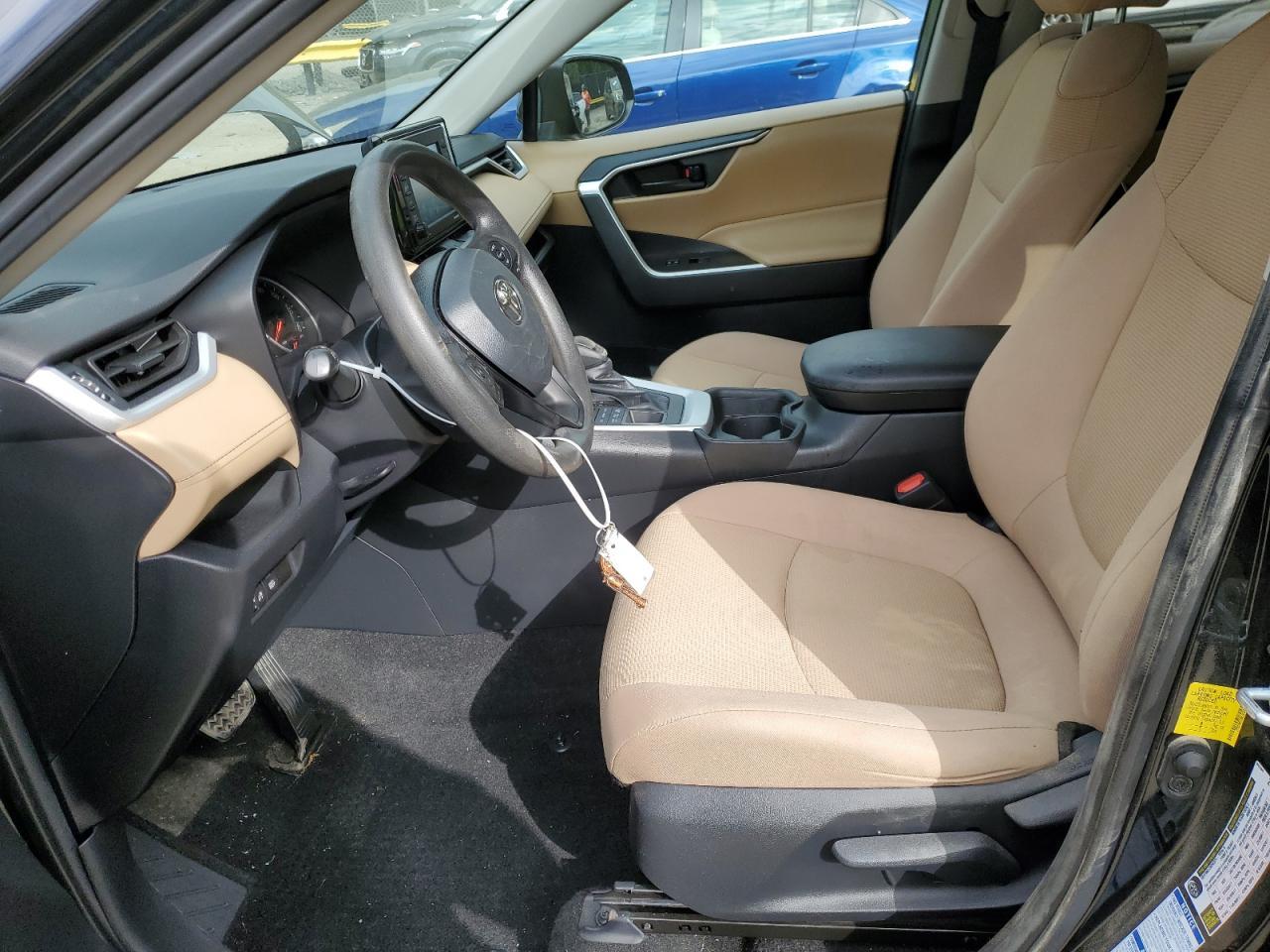 2021 TOYOTA RAV4 LE - Фото 7