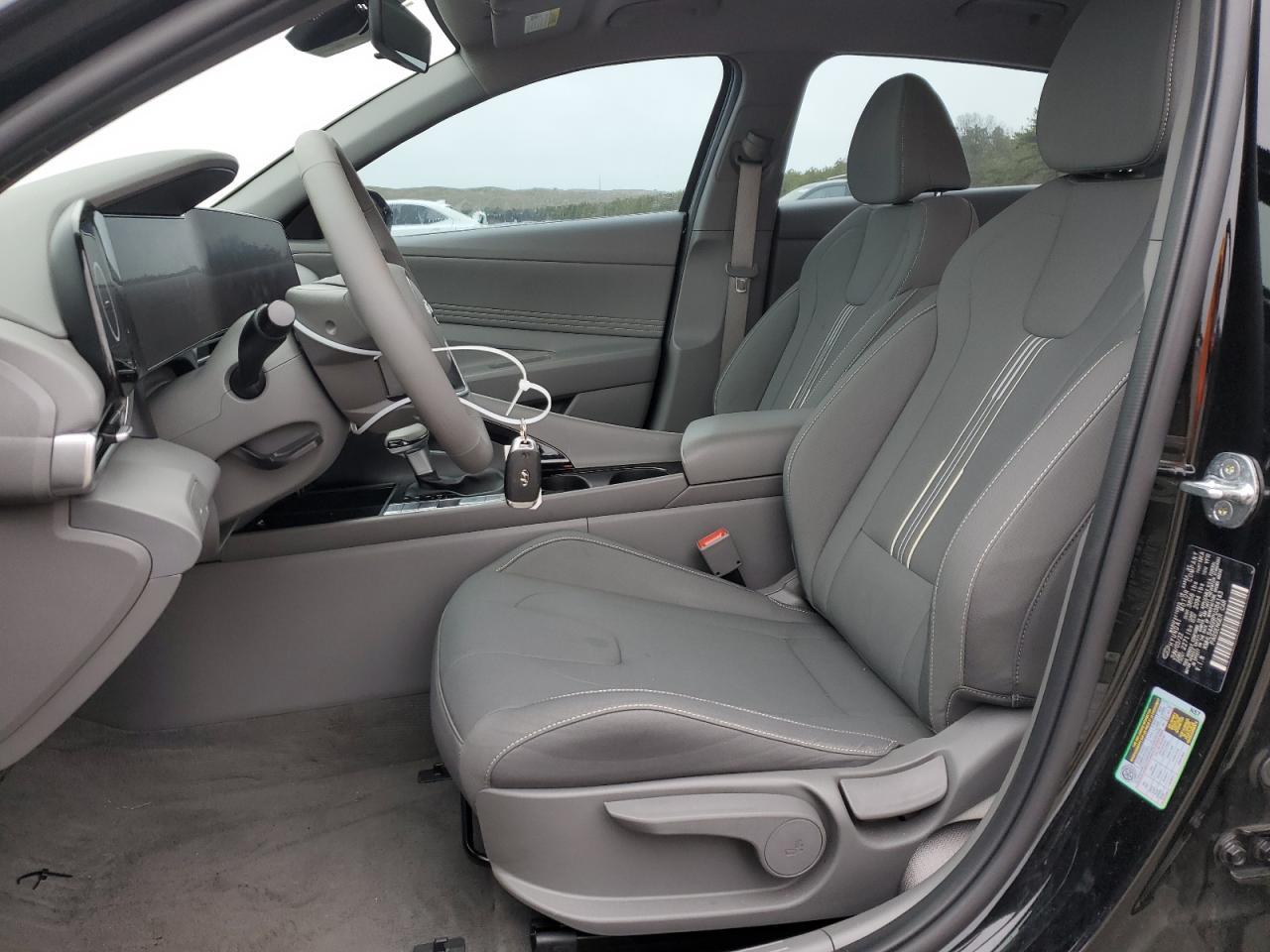 2023 HYUNDAI ELANTRA SE - Фото 7