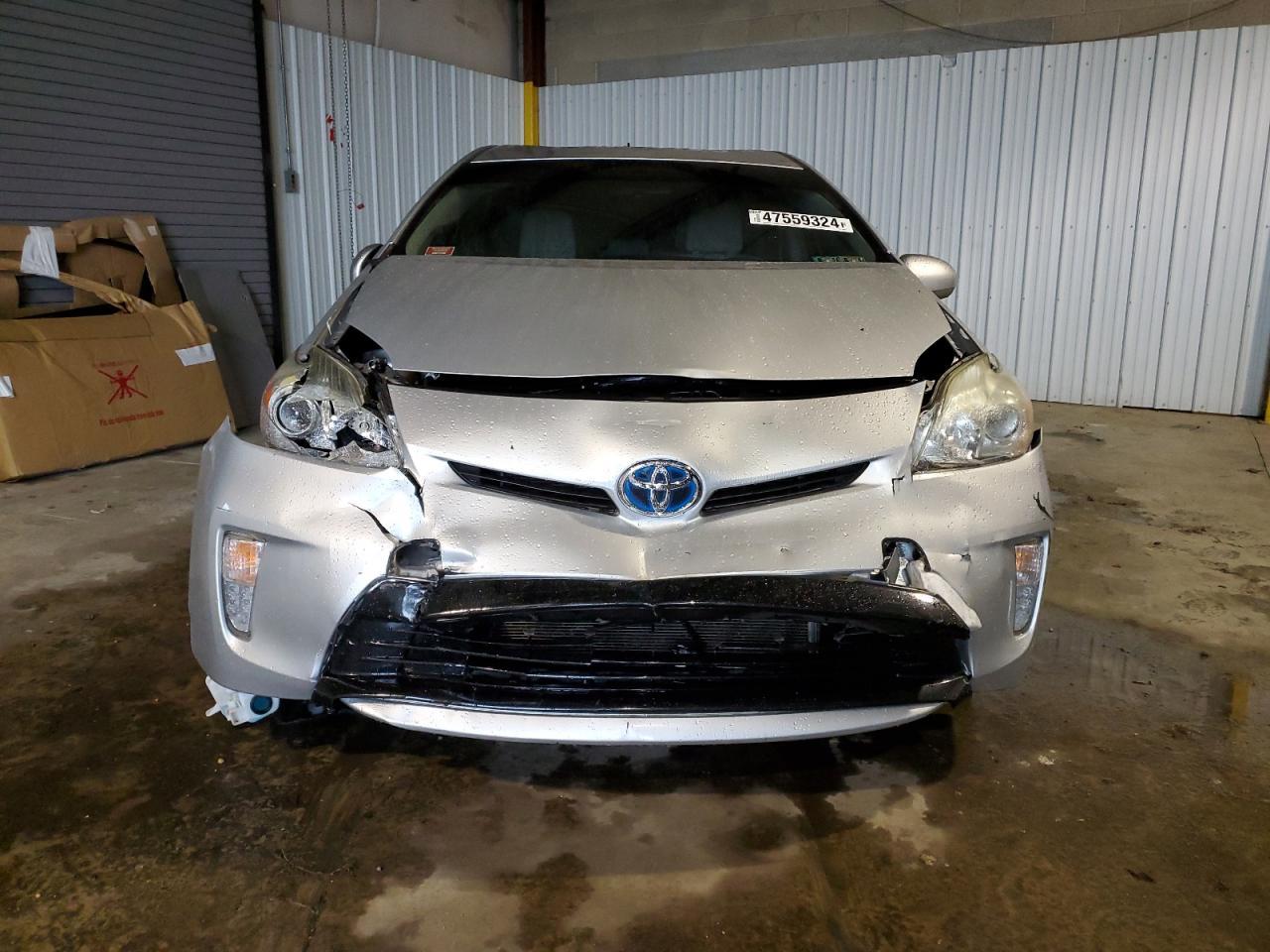 2015 TOYOTA PRIUS - Фото 5