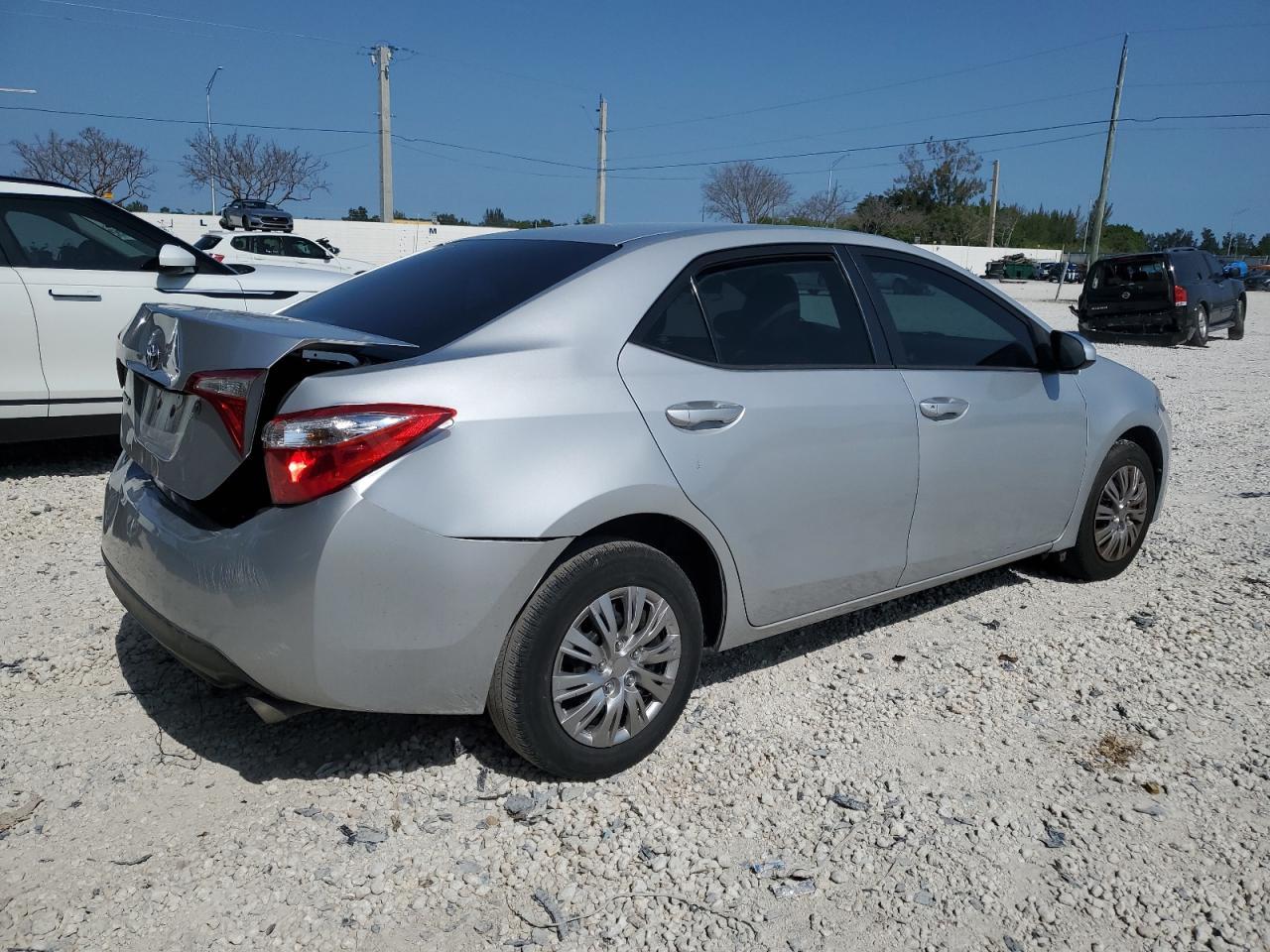 2015 TOYOTA COROLLA L - Фото 3