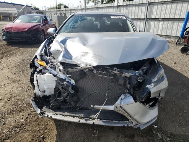 2020 Toyota Camry Se - Фото 5