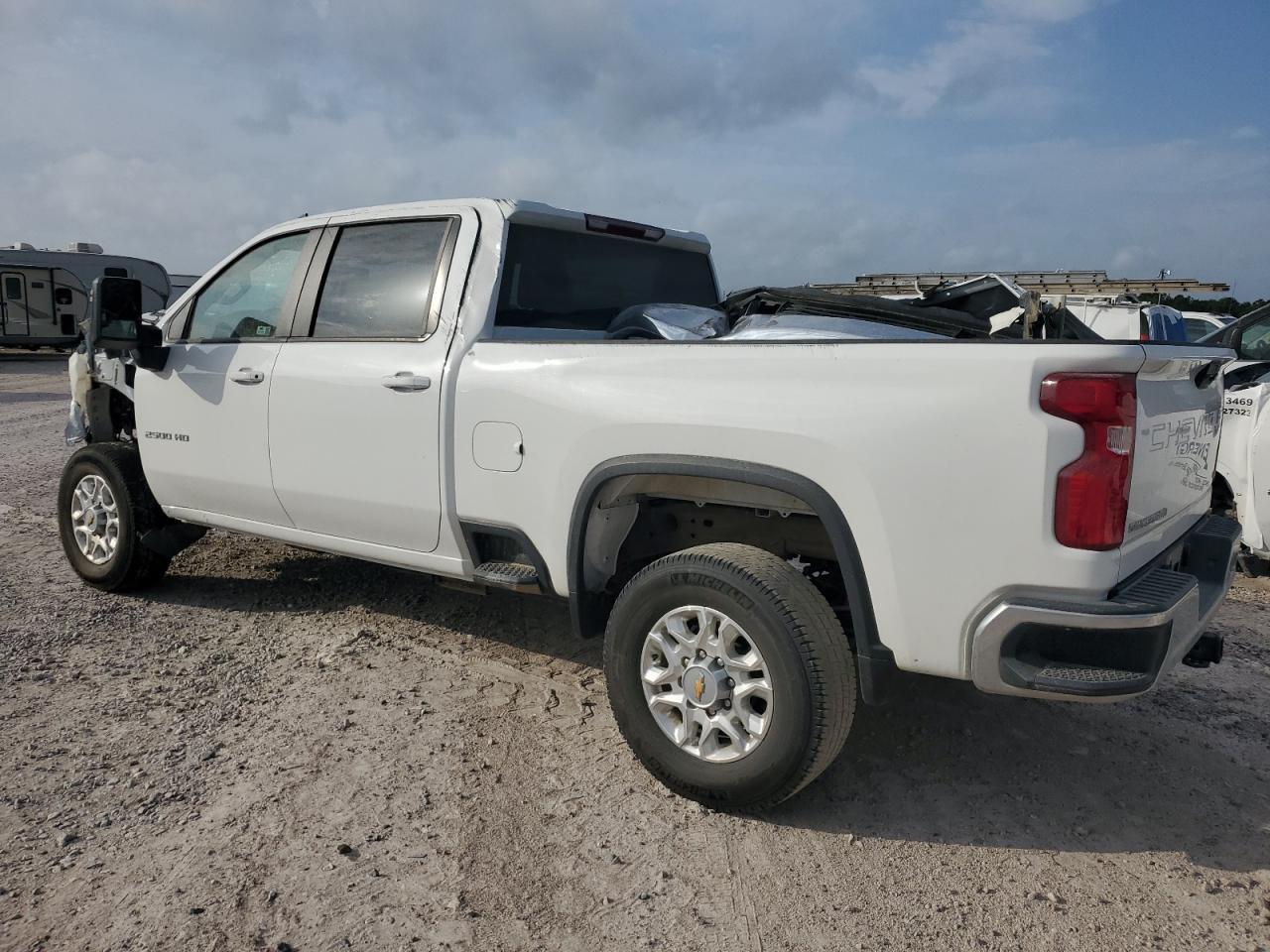 2023 CHEVROLET SILVERADO - Image 2