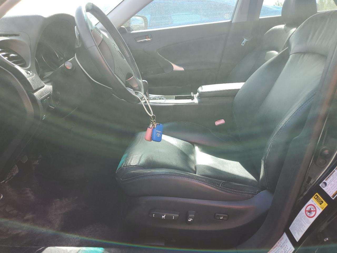 2011 LEXUS IS 250 - Image 7