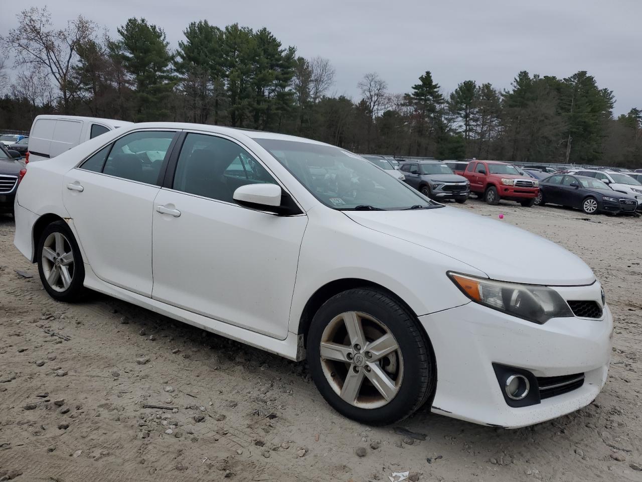 2013 TOYOTA CAMRY L - Фото 4