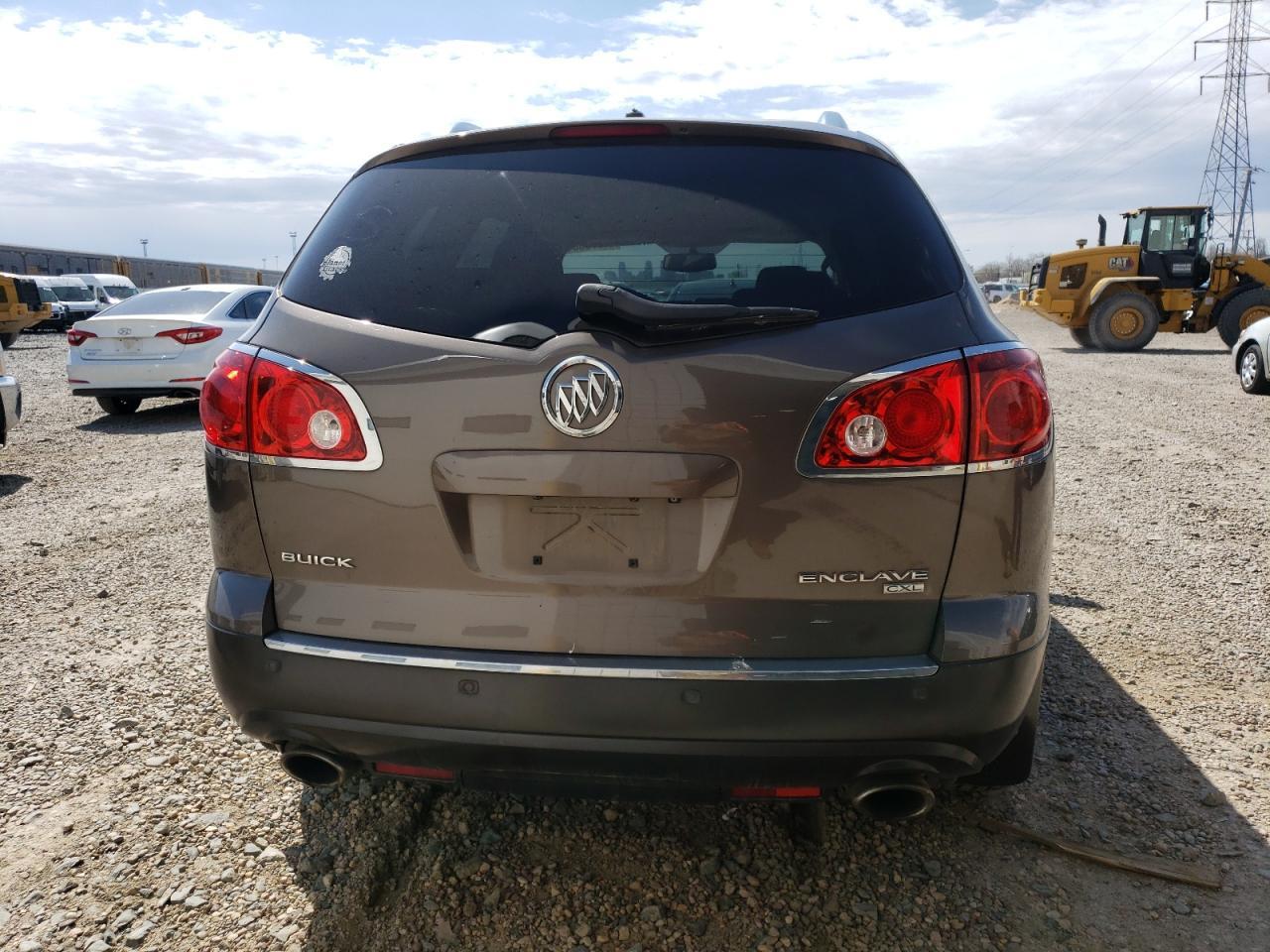 2011 BUICK ENCLAVE CX - Image 6