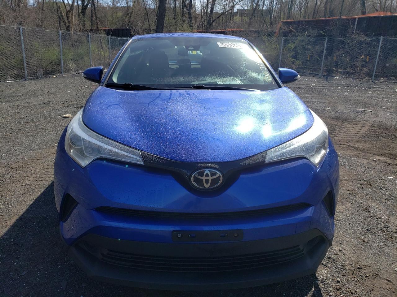 2019 TOYOTA C-HR XLE - Image 5