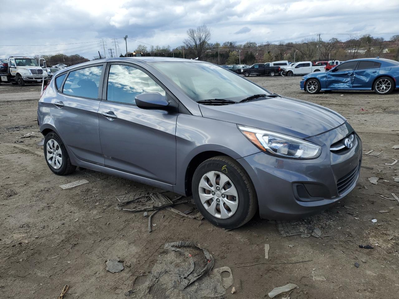2017 HYUNDAI ACCENT SE - Image 4
