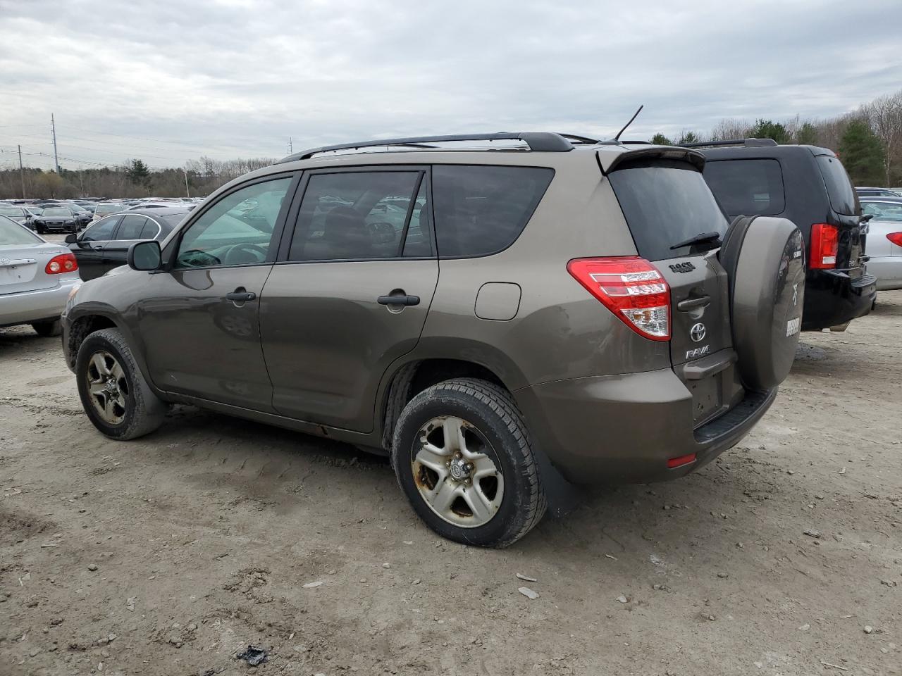 2011 TOYOTA RAV4 - Image 2