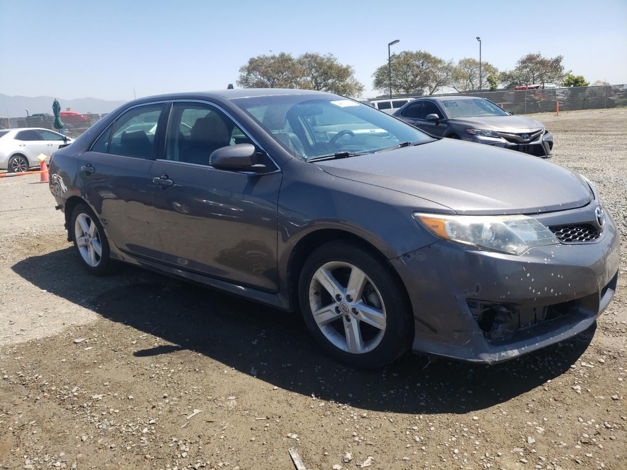 2014 TOYOTA CAMRY L - Фото 4