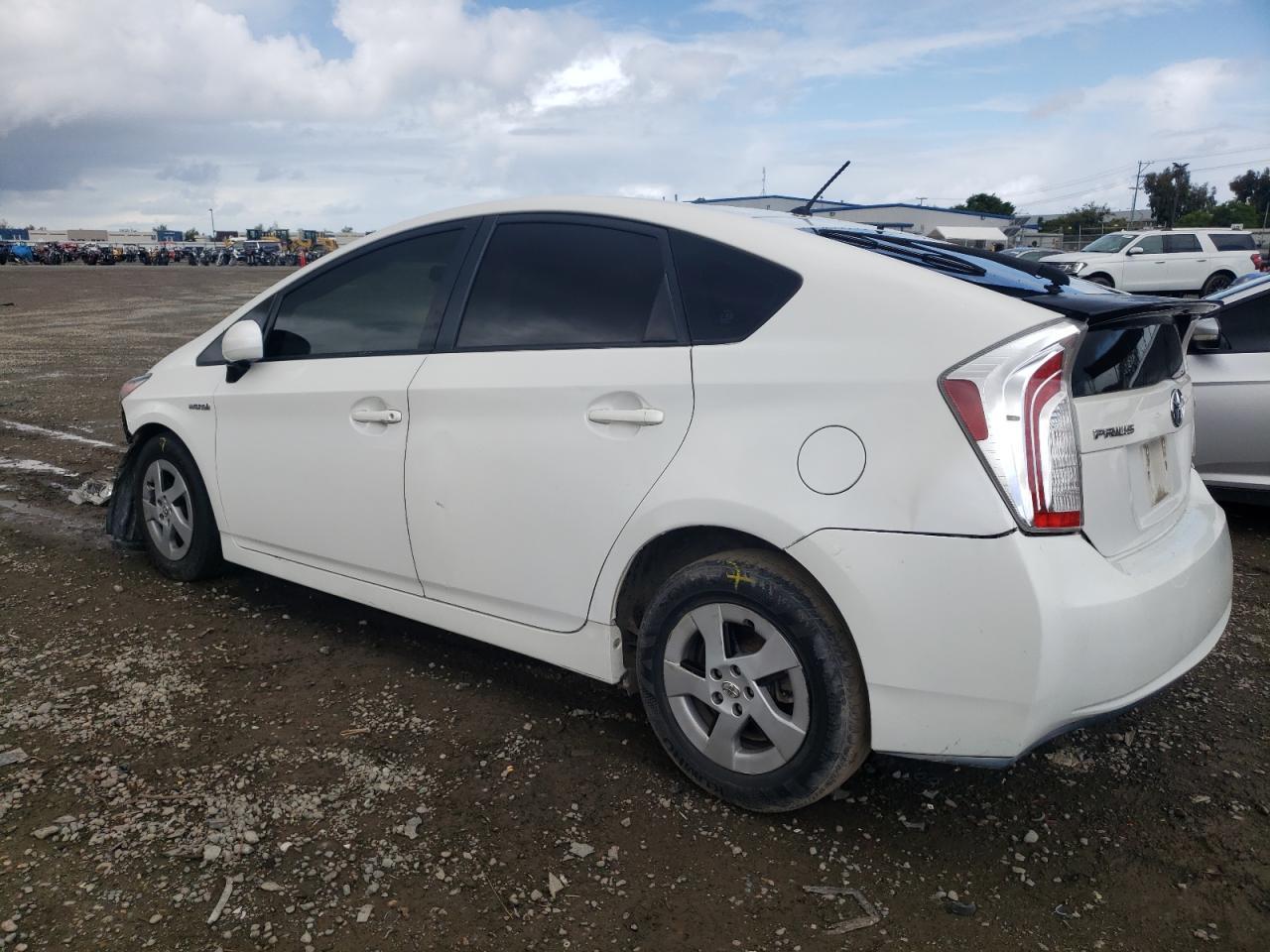 2013 TOYOTA PRIUS - Фото 2