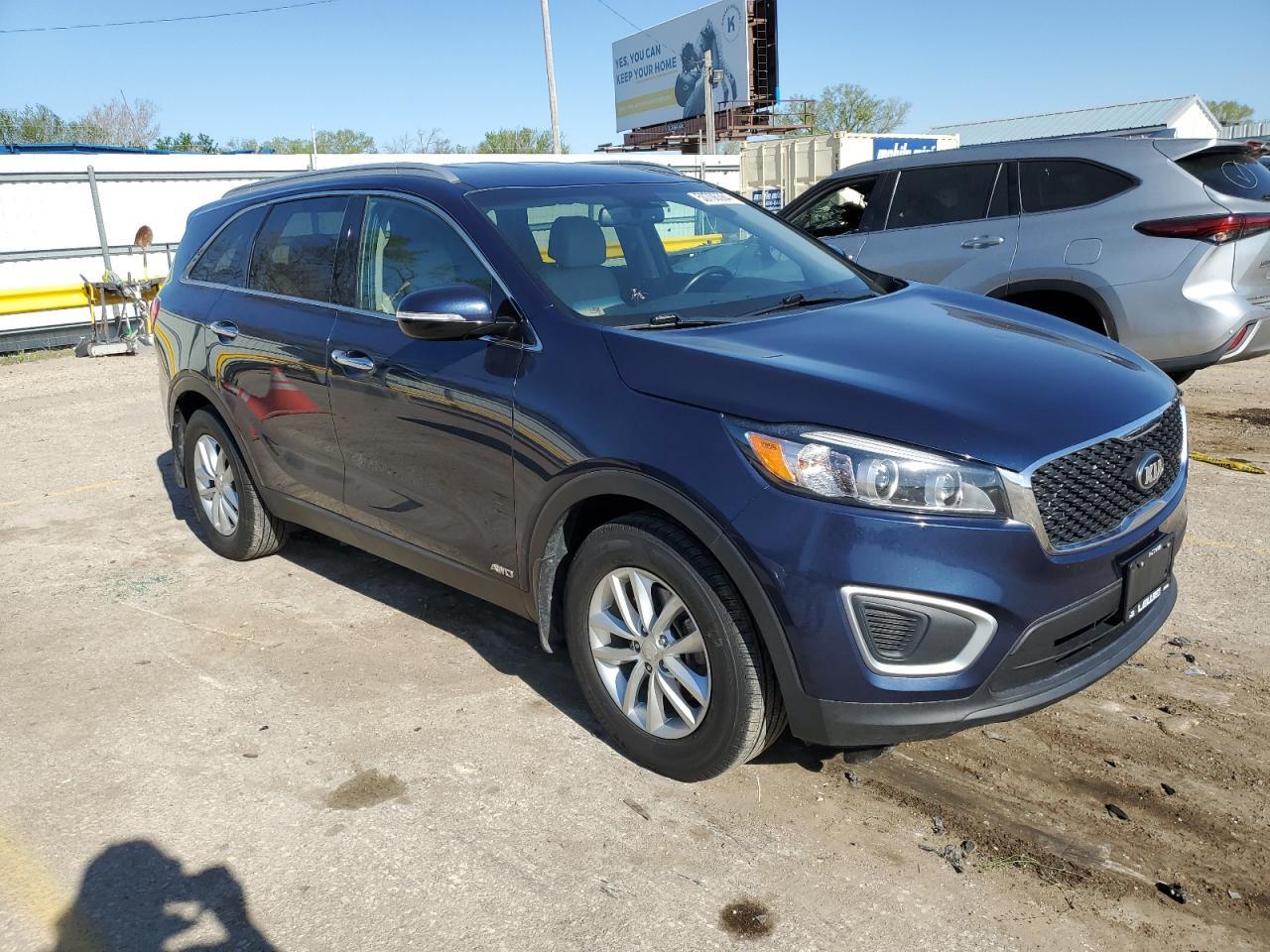 2017 KIA SORENTO LX - Фото 4