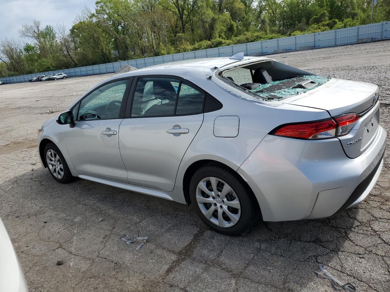 2021 TOYOTA COROLLA LE - Фото 2