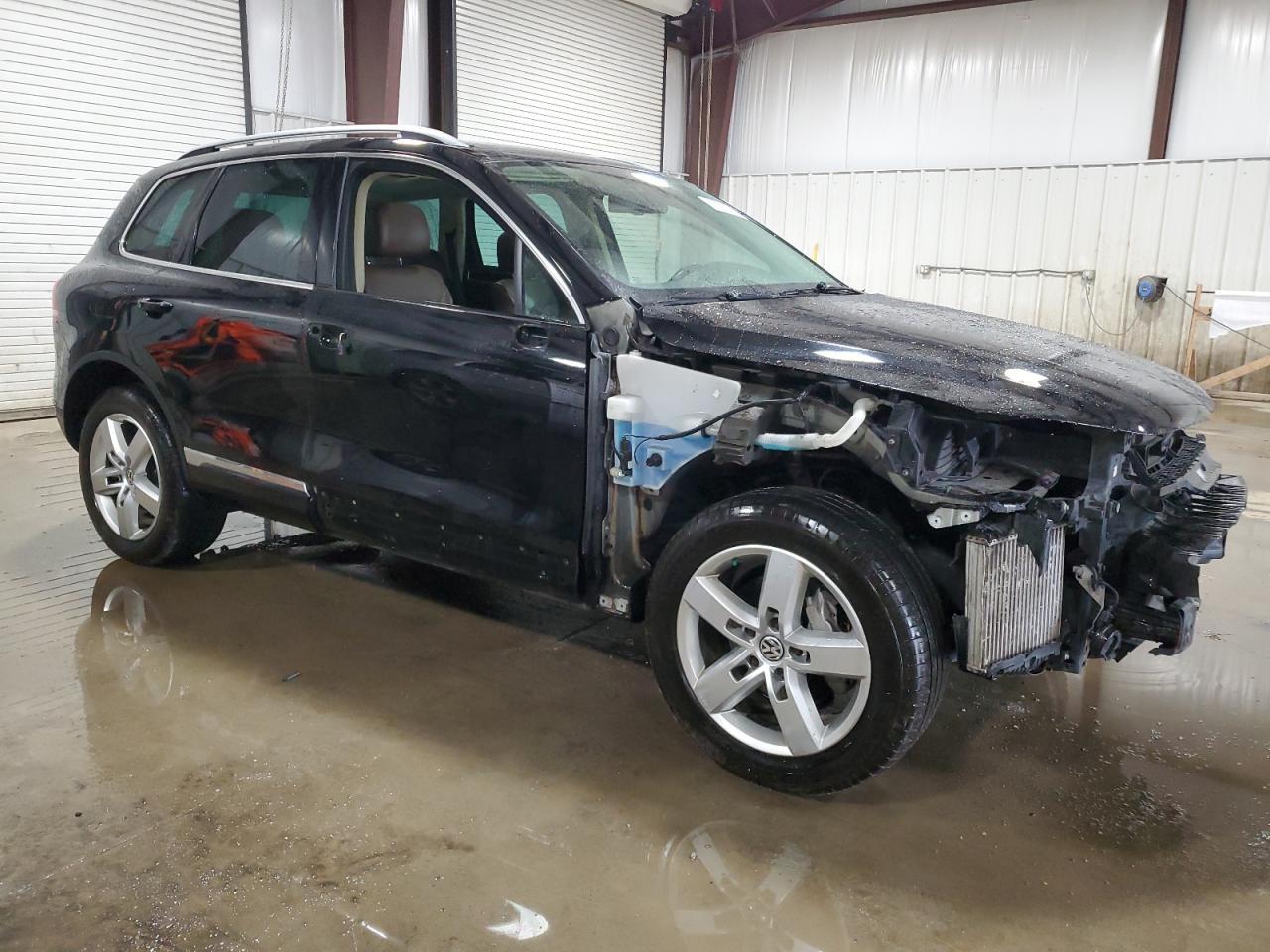 2014 VOLKSWAGEN TOUAREG V6 - Image 4