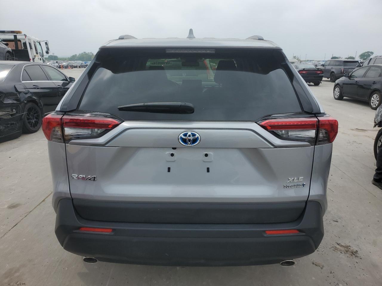 2022 TOYOTA RAV4 XLE - Фото 6