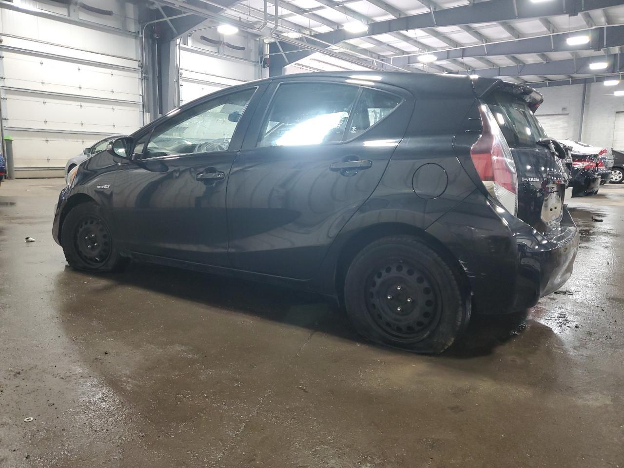 2016 TOYOTA PRIUS C - Фото 2