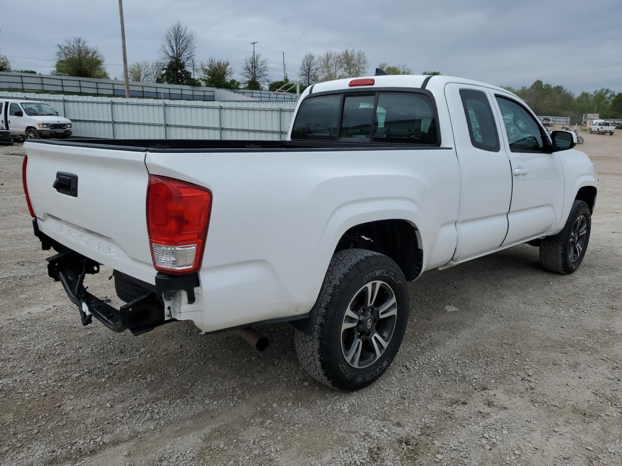 2017 TOYOTA TACOMA ACC - Фото 3