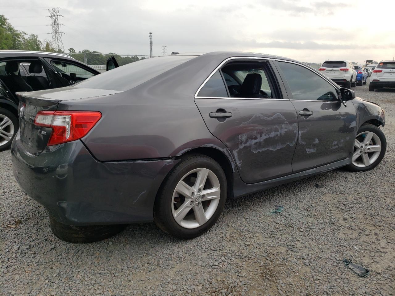2014 TOYOTA CAMRY L - Фото 3