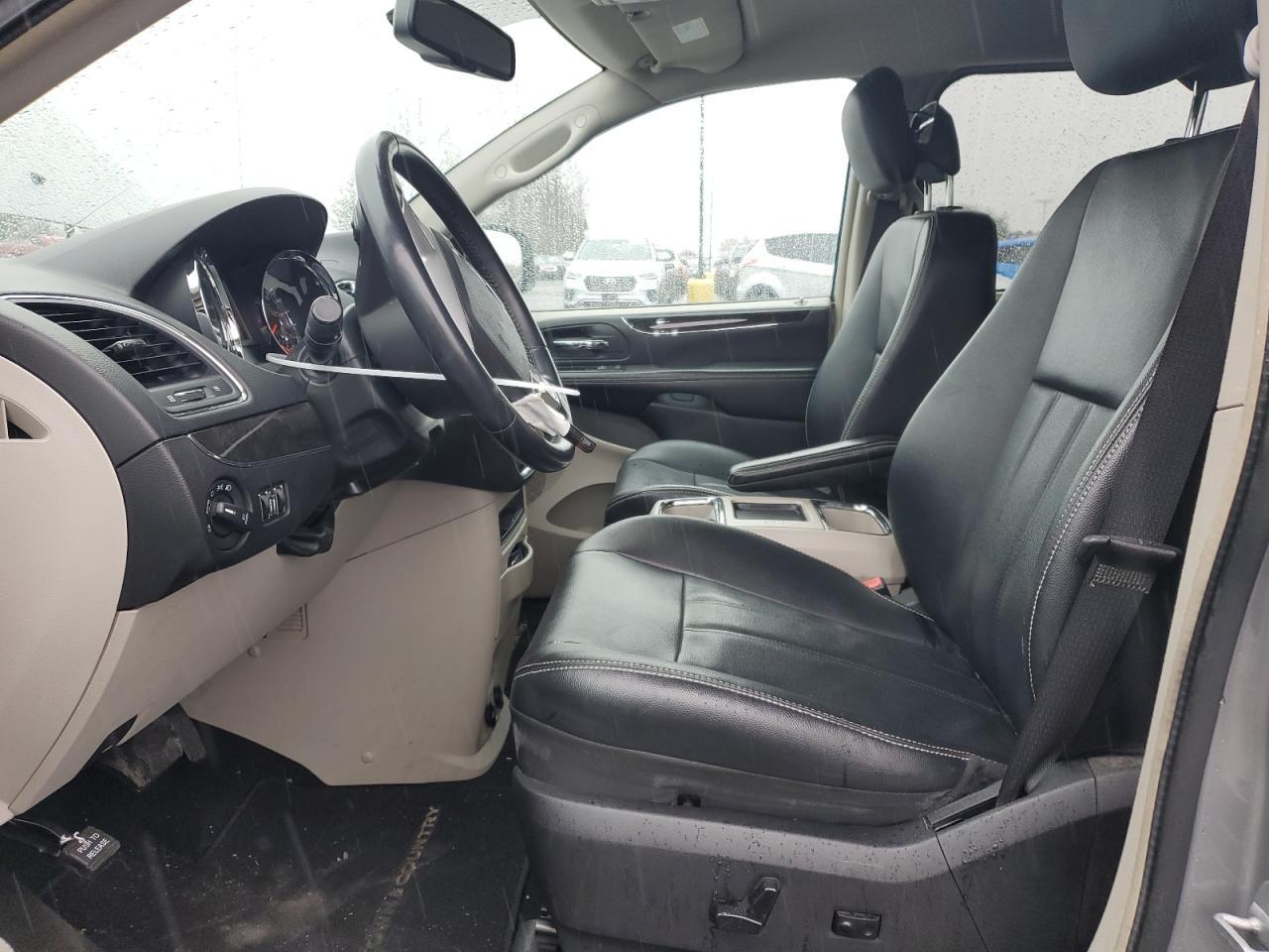 2014 CHRYSLER TOWN & COU - Фото 7
