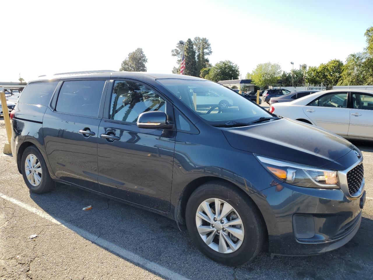 2016 KIA SEDONA LX - Фото 4