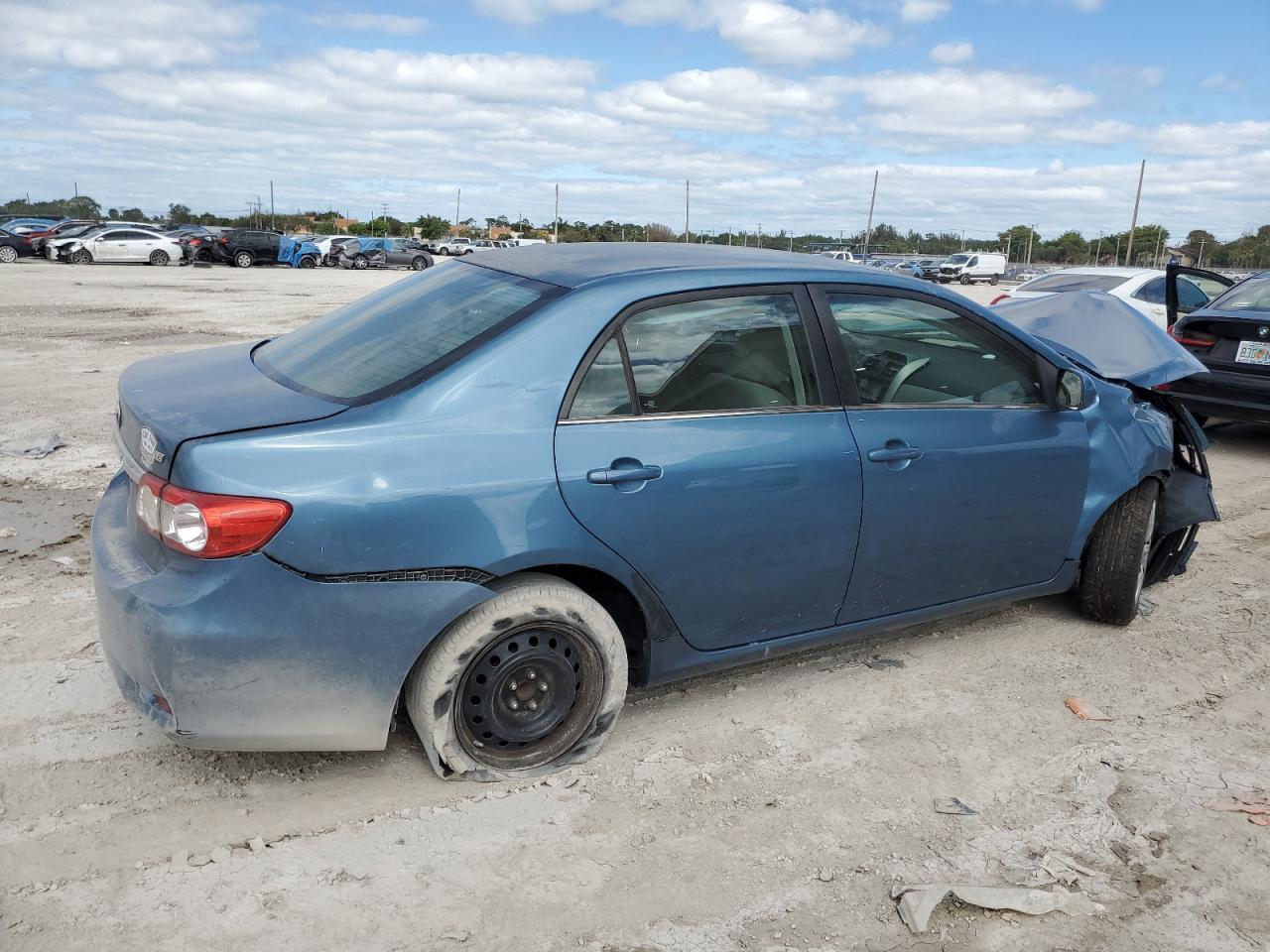 2013 TOYOTA COROLLA BA - Image 3
