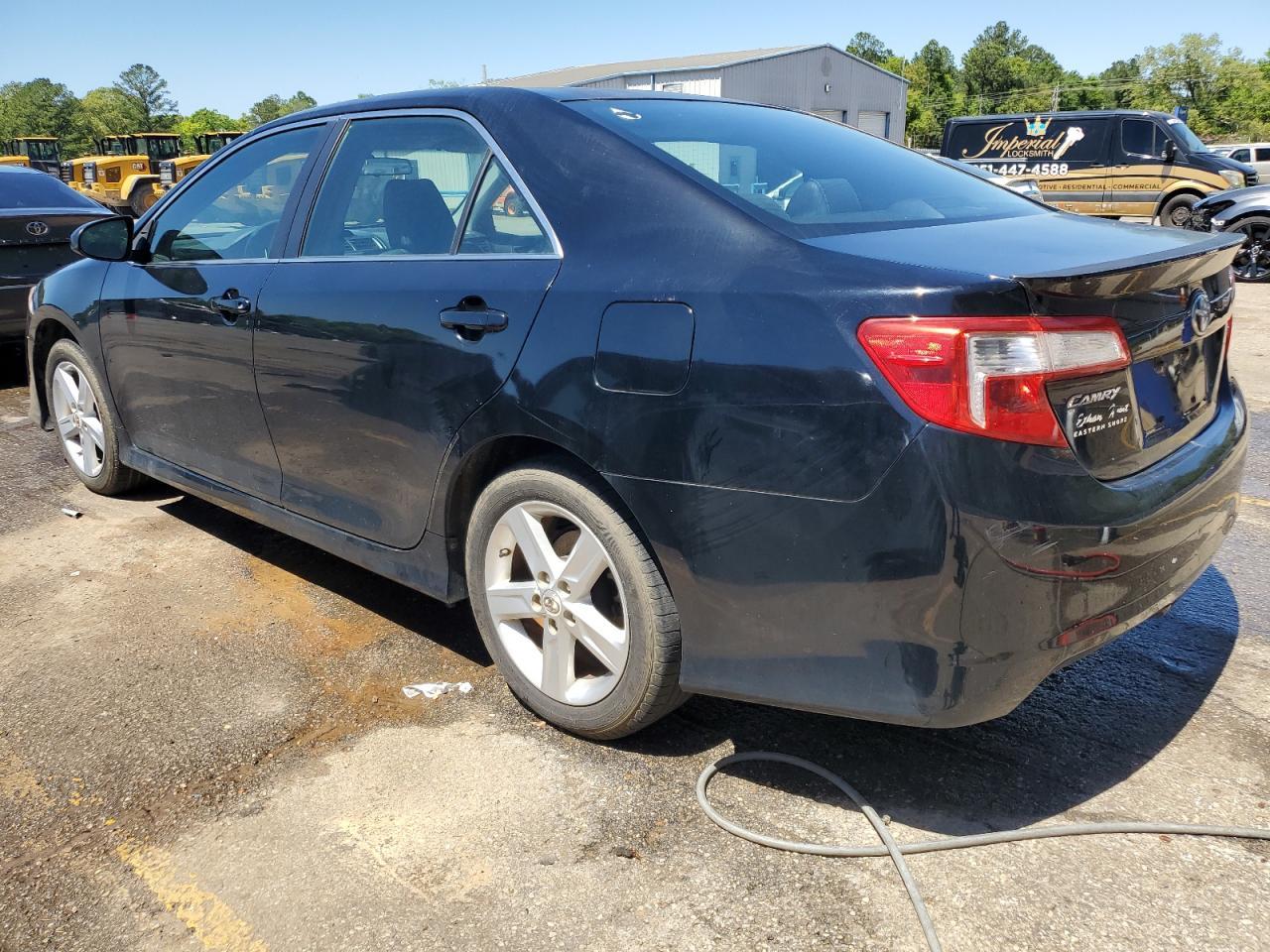 2012 TOYOTA CAMRY SE A - Image 2