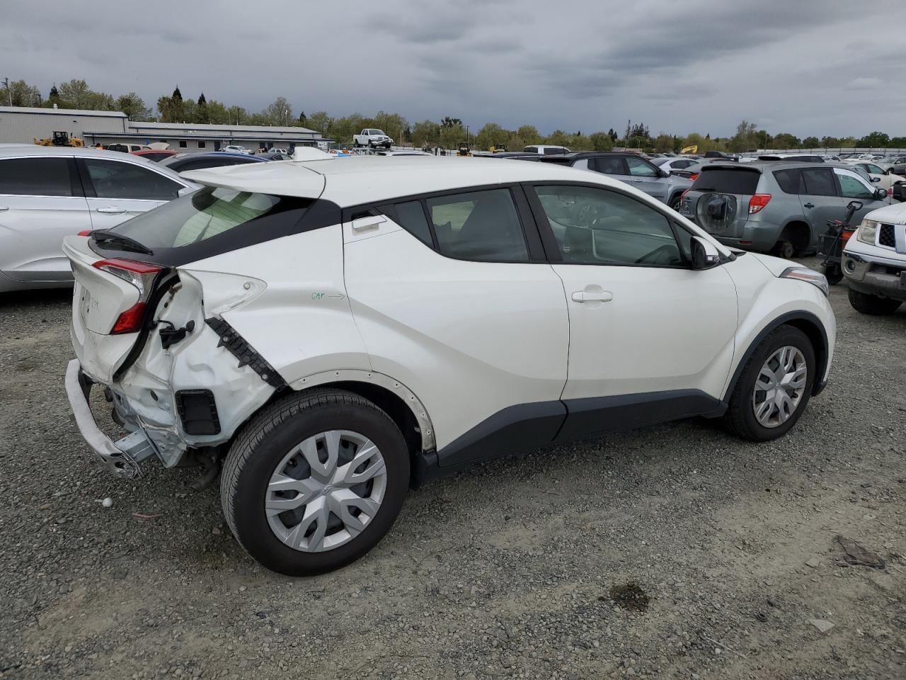2021 TOYOTA C-HR XLE - Image 3