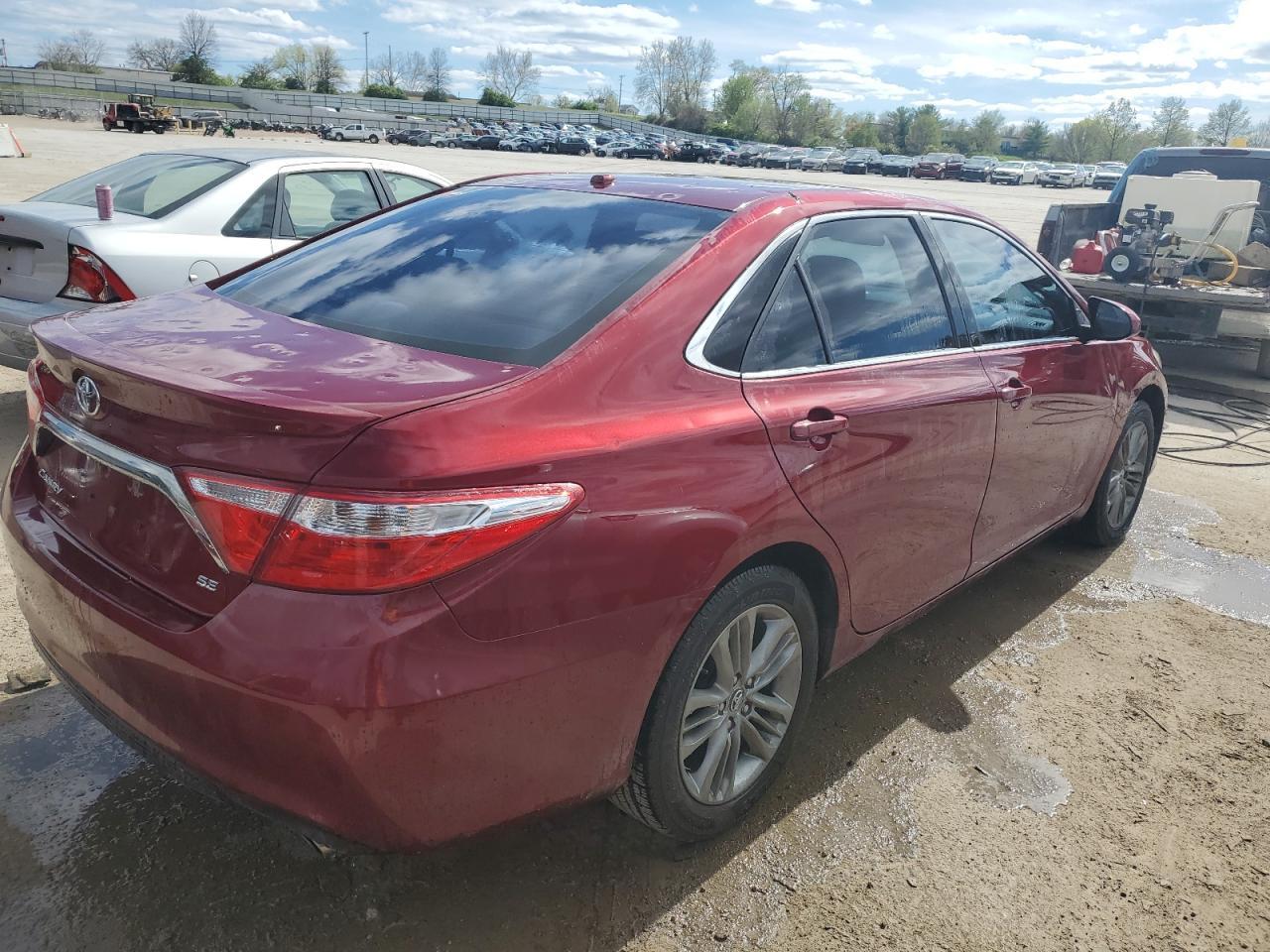 2017 TOYOTA CAMRY LE - Фото 3