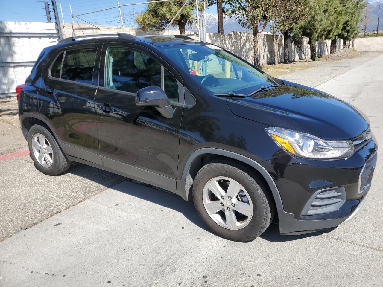 2021 CHEVROLET TRAX 1LT - Image 4