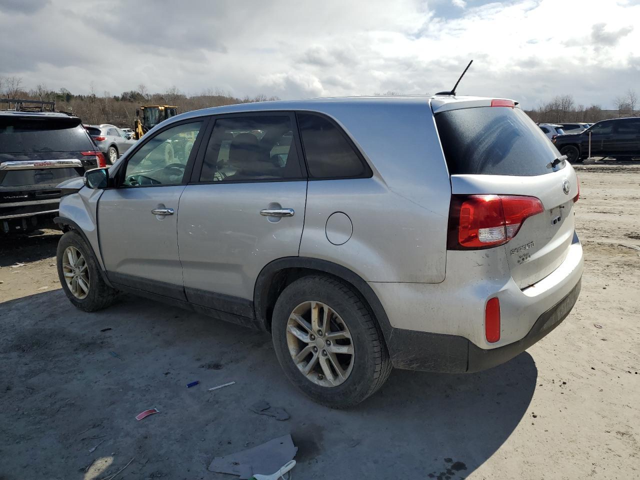 2014 KIA SORENTO LX - Image 2